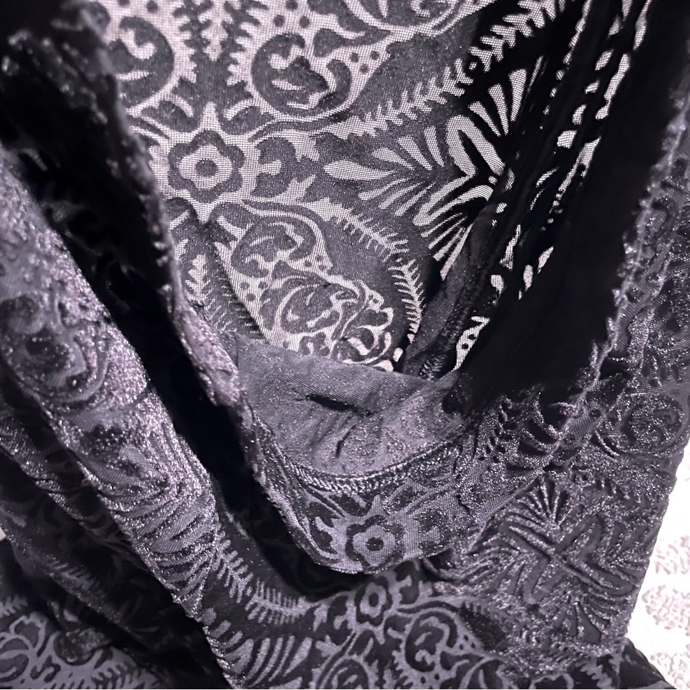 Blackmilk Gothic Velvet Patterned Leggings medium - Picture 7 of 10